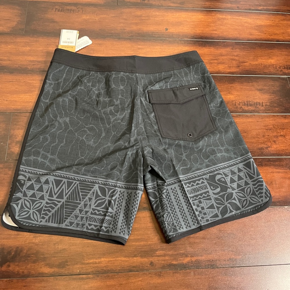 Quiksilver Men's Surfsilk Hi Tribal‎ Scallop 19" size 34 NWT - Picture 5 of 14